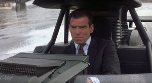 007 – O Mundo Não É O Bastante