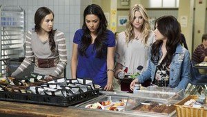 Pretty Little Liars 2×2