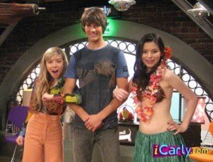 iCarly 2×1