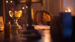 Piratas das Caraíbas – Por Estranhas Marés