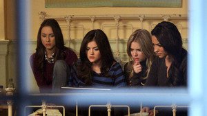 Pretty Little Liars 1×22